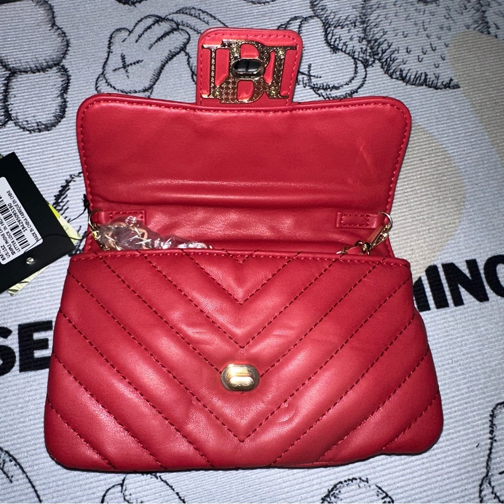 BADGLEY MISCHKA Red Simple Phone Crossbody w/ Letter Lock In Front Quilted NWT - Picture 14 of 16